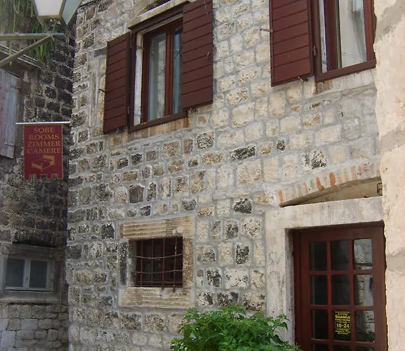 ゲストハウス ルームズ ロソ トロギール