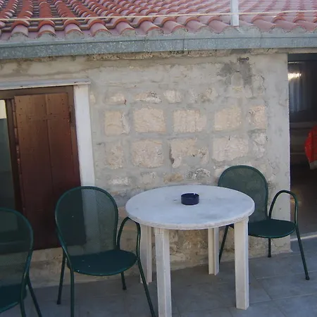 Roso Gasthuis Trogir